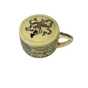 Vintage Mug Shaped Colonial Design Salt And Pepper Shakers